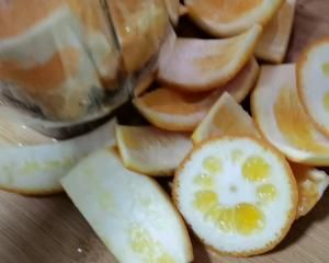 自制橙汁~(養(yǎng)樂多版)的做法 步驟2