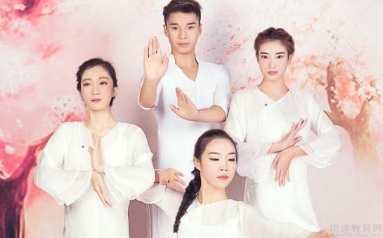 鄭州黃金時(shí)代健身學(xué)院