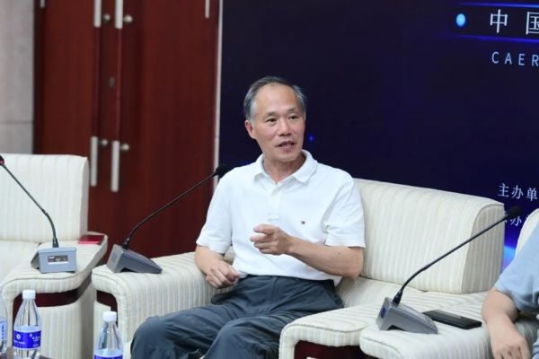 健康汽車是噱頭？自動輔助沒人用？聽聽媒體名嘴怎么說