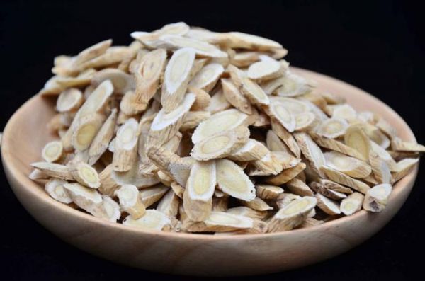現(xiàn)代醫(yī)學研究：黃芪的成分，功效與藥理作用