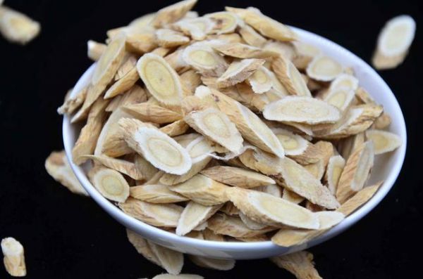現(xiàn)代醫(yī)學研究：黃芪的成分，功效與藥理作用