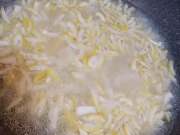 純奶手撕吐司的做法 步驟1
