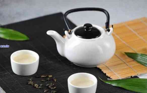 喝哪種茶減肥效果好一點(diǎn)，揭秘：哪種茶飲有助于減肥，效果更明顯？