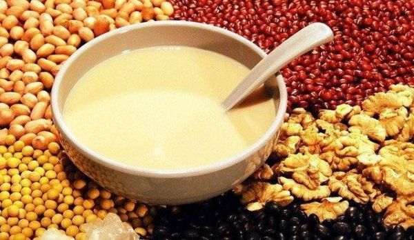 一天一杯豆?jié){真的健康？豆?jié){飲食科普，附18款粗糧豆?jié){搭配食譜！