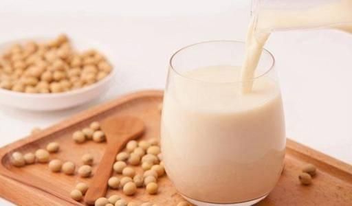 一天一杯豆?jié){真的健康？豆?jié){飲食科普，附18款粗糧豆?jié){搭配食譜！