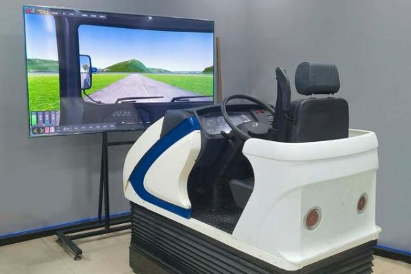 「駕駛新體驗(yàn)」VR 動(dòng)感汽車駕駛模擬器來襲！-有駕