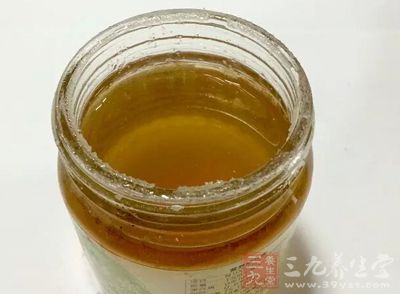 蜂蜜是生活中我们经常见到的滋补品