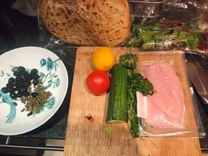 600卡减肥健康，地中海风味鱼肉烤馕的做法 步骤1