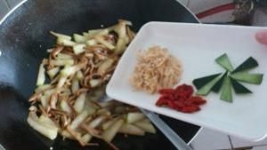 黃花菜炒冬瓜的做法步驟 第8步