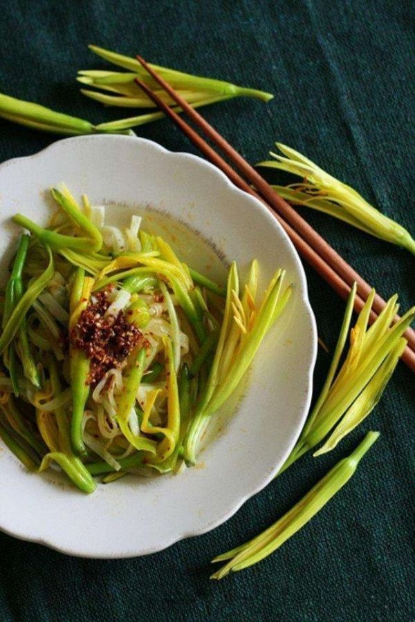 美食推薦：果醋黃花菜，家蒸豆腐，豆角燒茄子的做法