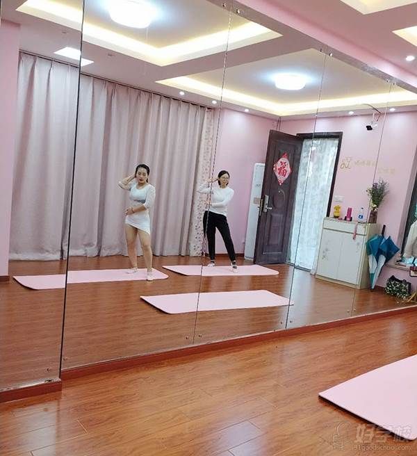 上海喵喵舞蹈培訓(xùn)中心 教學(xué)現(xiàn)場