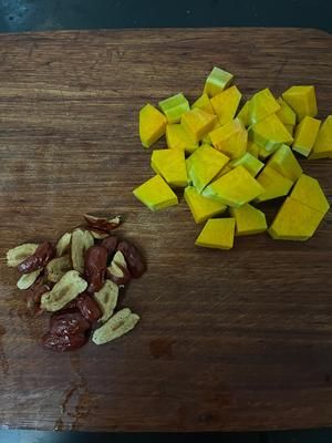 南瓜紅豆紅棗黑芝麻米糊的做法 步驟2