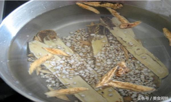 想要健康長(zhǎng)壽，就多喝黃芪黨參蜂蜜薏米茶，強(qiáng)身健體，不用去醫(yī)院