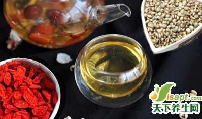 養(yǎng)肝明目祛濕：枸杞薏米茶