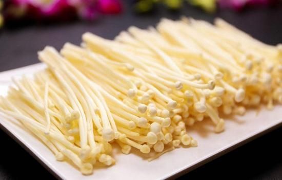 吃火鍋時(shí)“不能錯(cuò)過(guò)”的4種蔬菜,甚至比肉還美味,你點(diǎn)過(guò)嗎?