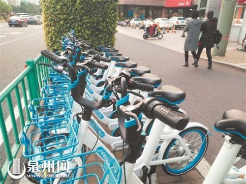 泉州現(xiàn)共享電單車 市民：沒有掛牌，騎著怕被查