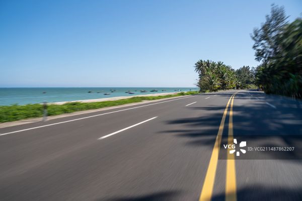 海邊公路汽車廣告動(dòng)感背景圖圖片素材