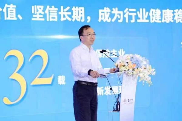 　　图为中国太保总裁傅帆