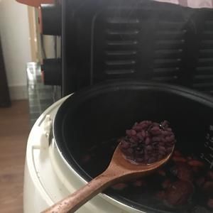 黑米养生粥的做法 步骤1