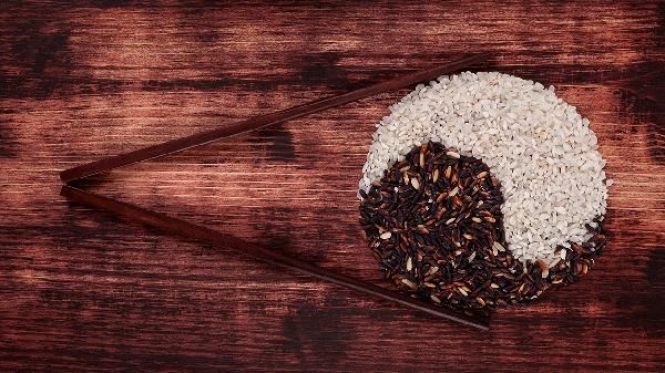 黑米和紫米的區(qū)別 黑米和紫米哪個(gè)好