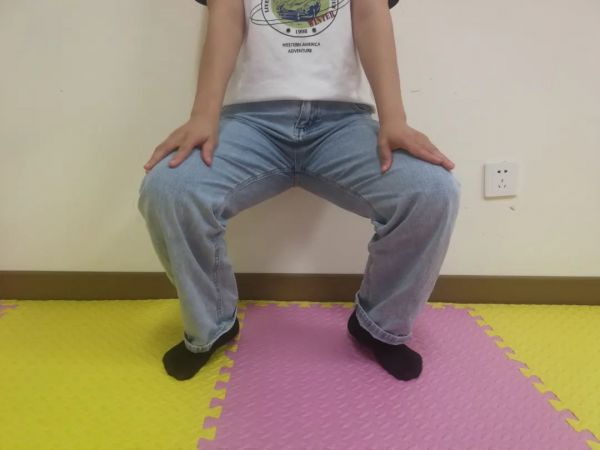 孩子是「X 型腿」？先別慌！簡(jiǎn)單幾招就可以改善