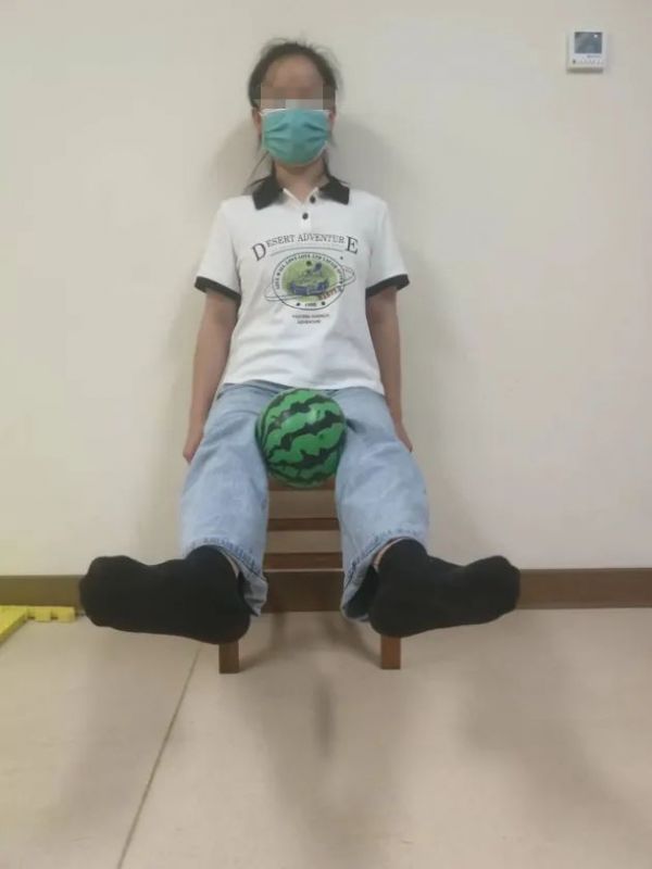 孩子是「X 型腿」？先別慌！簡(jiǎn)單幾招就可以改善