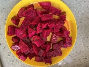 火龙果果冻的做法步骤 第1步