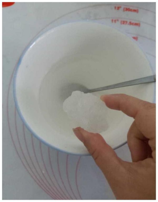 20克白凉粉做个呆萌可爱的果冻，Q弹爽滑，大人孩子都抢着吃