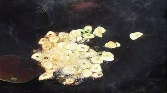 大蒜怎么吃對身體好，生吃還是熟吃？醫(yī)生告訴你大蒜正確的吃法