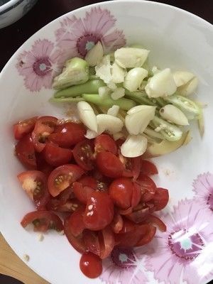 西紅柿燜魚(yú)的做法步驟 第2步