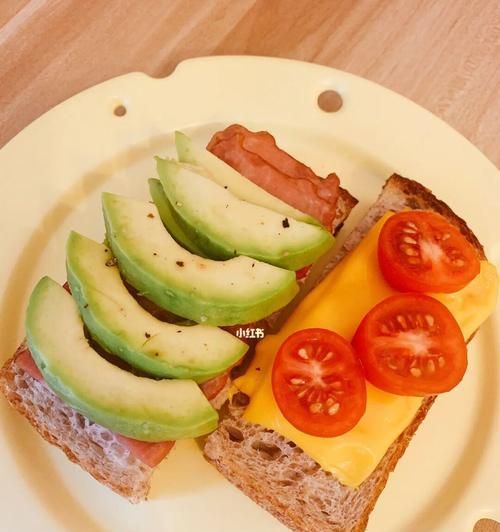 美味健康（用酸奶和番茄輕松制作一道營養(yǎng)豐富的佳肴）