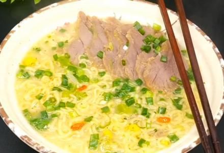 教你如何正確制作營養(yǎng)又健康的泡面方法!!