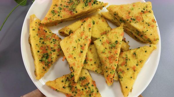 寶寶不愛吃蔬菜怎么辦？早餐這樣做，輕松搞定，軟糯營養(yǎng)輔食首選