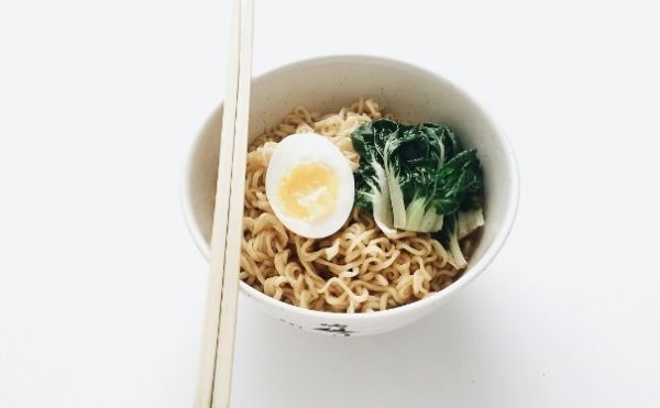 方便面怎么吃更營養(yǎng)？吃方便面搭配什么食物好？(1)