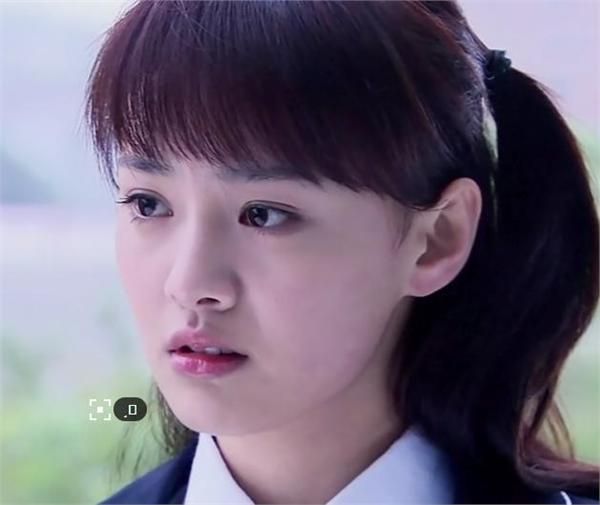 郑爽暴瘦之后又开始严重脱发？网曝微微一笑很倾城里全戴假发