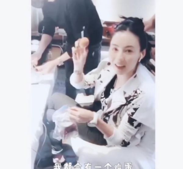 明星對自己有多狠！張柏芝的減肥午餐是一個雞蛋，零食是生洋蔥