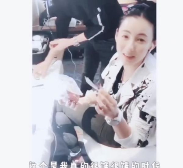 明星對自己有多狠！張柏芝的減肥午餐是一個雞蛋，零食是生洋蔥