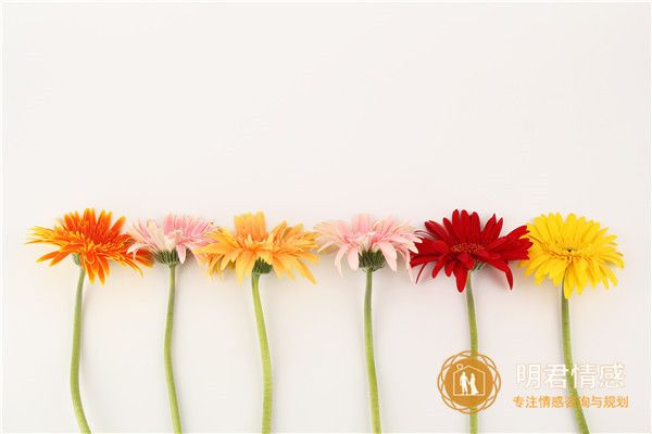 網(wǎng)戀失戀了怎么辦?網(wǎng)戀失戀怎么走出陰影?