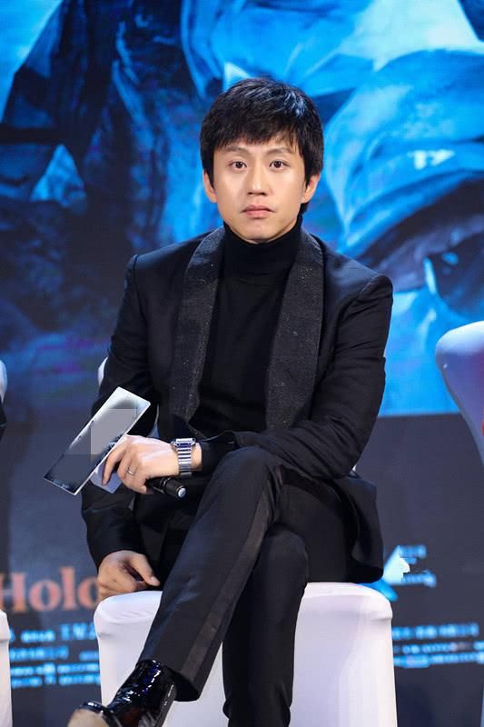 邓超暴瘦后正式回归身材完全恢复正常形态,携手孙俪甜蜜撒狗粮