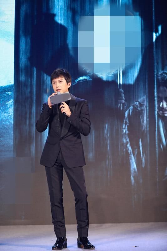 邓超暴瘦后正式回归身材完全恢复正常形态,携手孙俪甜蜜撒狗粮