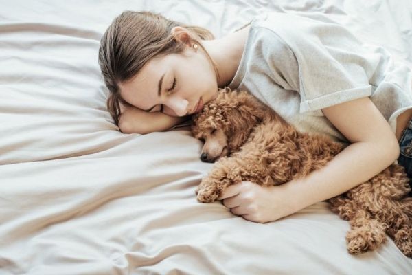 女人夜间盗汗是什么病 夜间盗汗是什么原因女性 长期盗汗和什么病有关