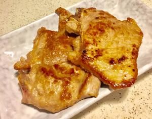 煎豬扒(超簡(jiǎn)單)和其他的豬扒在這食譜的最下面的做法 步驟5
