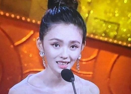 林允胖10斤后又暴瘦，臉頰凹陷越來越嚴(yán)重，眼睛也變得不一樣了