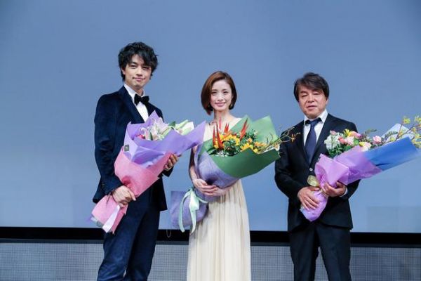 《晝顏》主演齋藤工、上戶彩，導(dǎo)演西谷弘