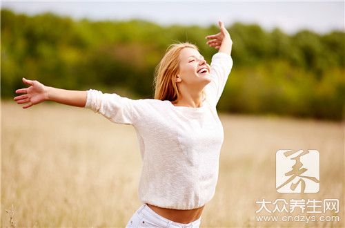 女士噴香水的正確方法