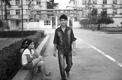 90后礦工：從業(yè)數(shù)月體重降30斤“想減肥當(dāng)?shù)V工”(組圖)2