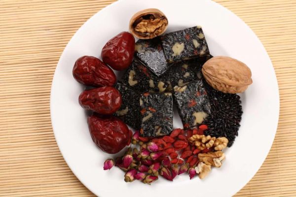 飲食注重補(bǔ)血
