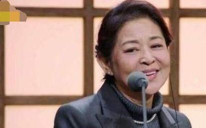 60歲倪萍怎么又瘦了？近照臉部贅肉全無(wú)，比45歲董卿還顯嫩