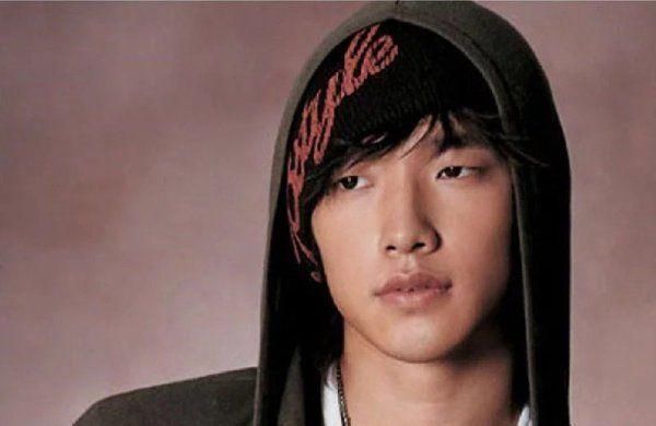 Rain担任选秀节目评委，暴瘦20斤后脸颊明显凹陷，完美男神不在