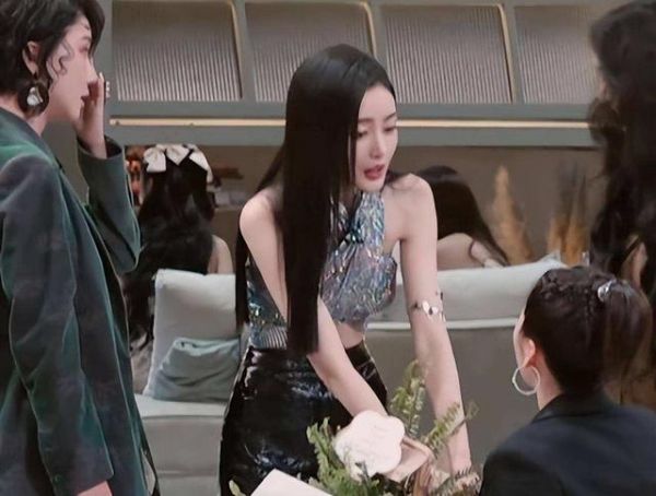 被張?zhí)鞇蹖嶅N，徐開騁發(fā)文道歉，但他并不會被封殺？網(wǎng)友意難平-有駕